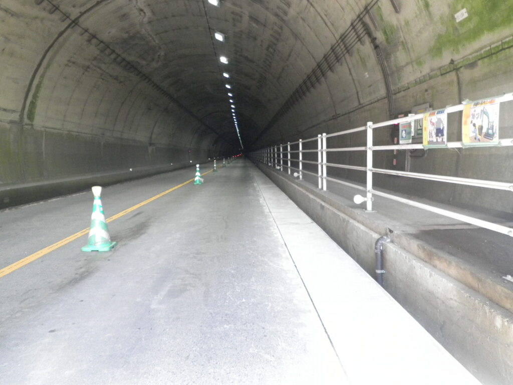 中村トンネル道路改良工事